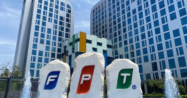 Cổ phiếu “thủng” đáy 3 năm, FPT phát thông báo quan trọng