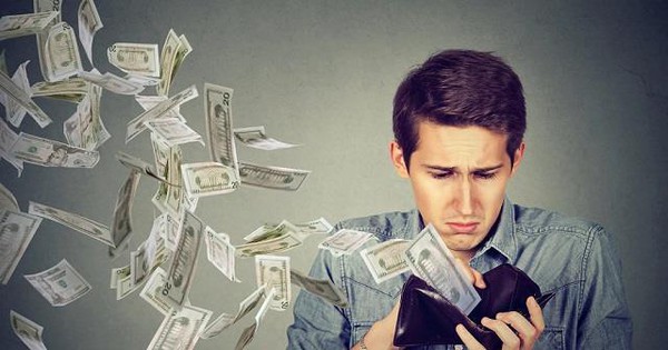 Một tiến sĩ liên tục bị bán giải chấp cổ phiếu