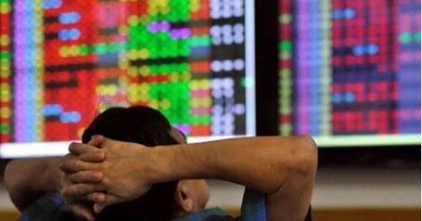 Khối ngoại bán ròng tháng thứ 9 liên tiếp, tiền vào chứng khoán xuống thấp nhất hơn một năm rưỡi