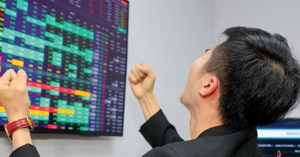 Một cổ phiếu ngân hàng được tự doanh CTCK “gom” ròng gần 200 tỷ đồng phiên 13/10
